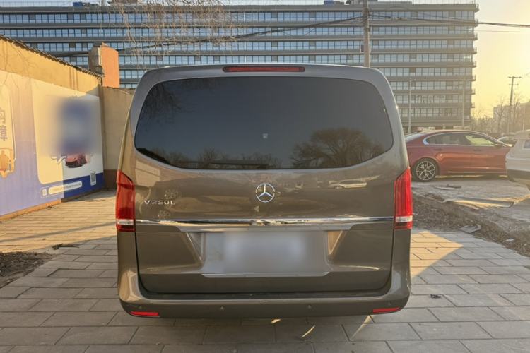 Used Mercedes-Benz V-Class 2017 V 260 Prestige Edition Exterior 4