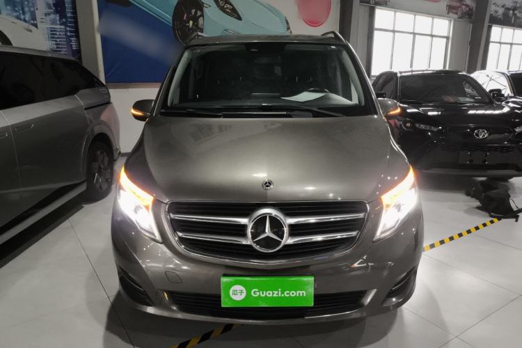 Used Mercedes-Benz V-Class 2017 V 260 Avantgarde Edition Front