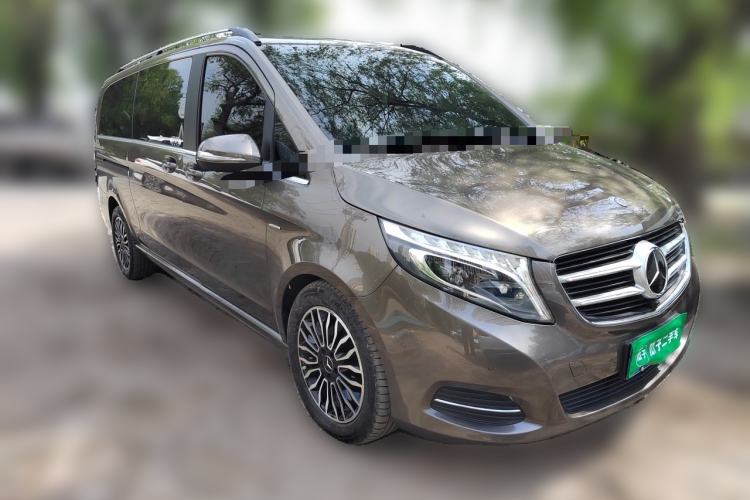 Used Mercedes-Benz V-Class 2017 V 260 L Prestige Extended Edition Front Right 45 Deg