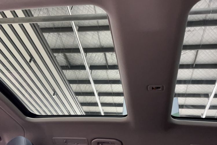 Used Mercedes-Benz V-Class 2017 V 260 Prestige Edition Headliner
