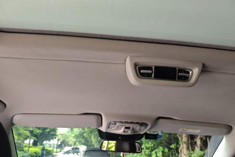 Used Mercedes-Benz V-Class 2017 V 260 Prestige Edition Headliner