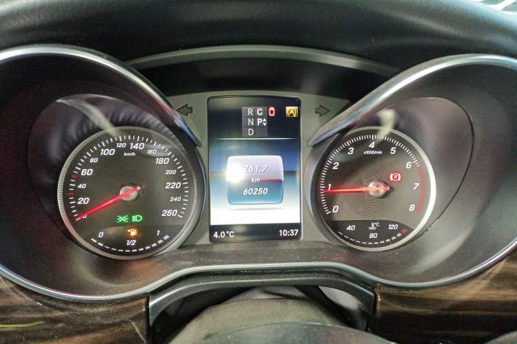 Used Mercedes-Benz V-Class 2017 V 260 Avantgarde Edition Instrument Cluster