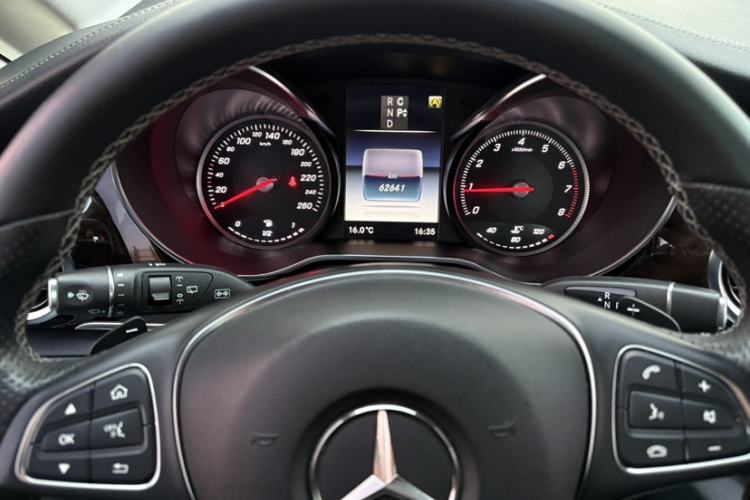 Used Mercedes-Benz V-Class 2017 V 260 Prestige Edition Instrument Cluster