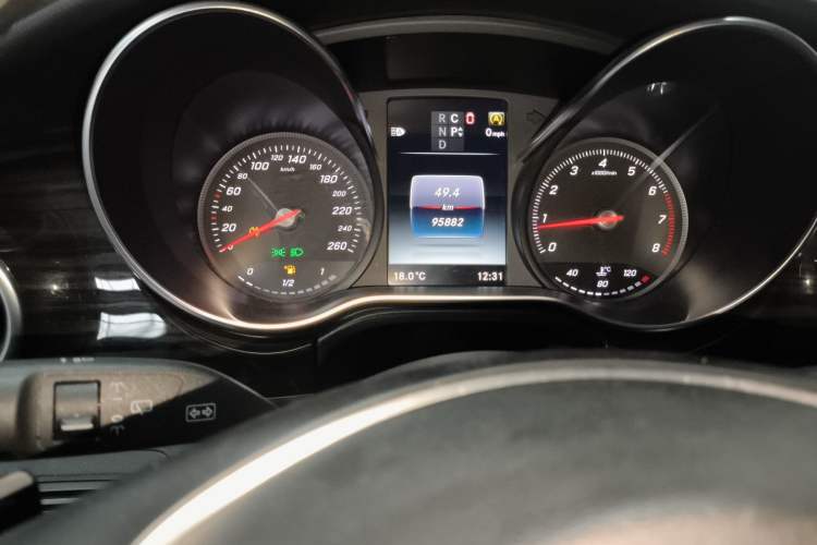 Used Mercedes-Benz V-Class 2017 V 260 Avantgarde Edition Instrument Cluster