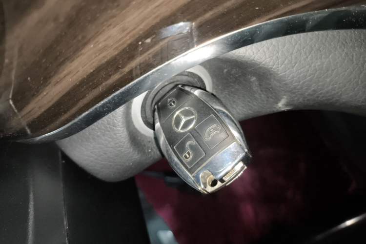 Used Mercedes-Benz V-Class 2017 V 260 Avantgarde Edition Interior 1