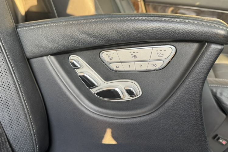 Used Mercedes-Benz V-Class 2017 V 260 Prestige Edition Interior 11