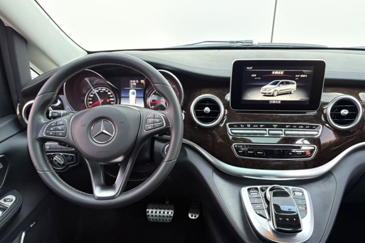 Used Mercedes-Benz V-Class 2017 V 260 Prestige Edition Interior 2