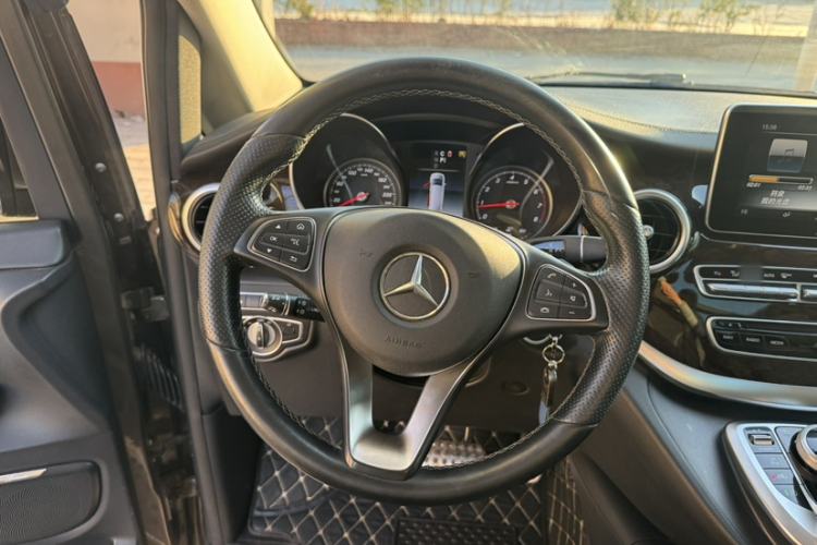 Used Mercedes-Benz V-Class 2017 V 260 Prestige Edition Interior 2