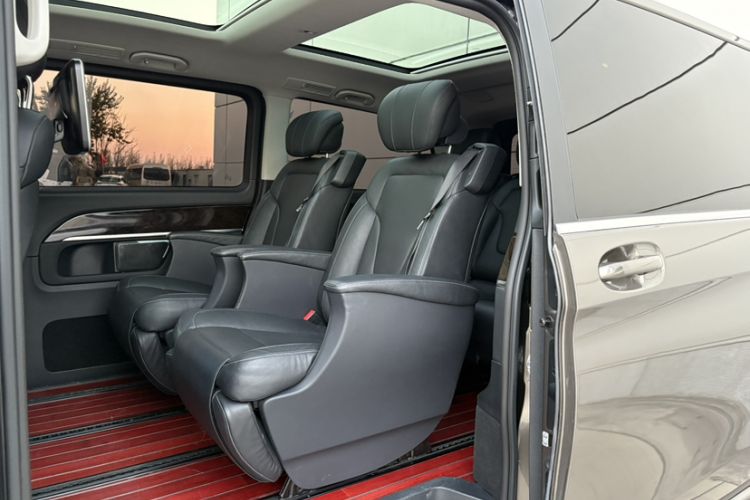 Used Mercedes-Benz V-Class 2017 V 260 Prestige Edition Interior 3
