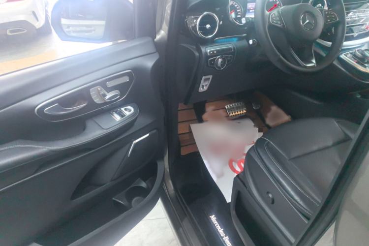 Used Mercedes-Benz V-Class 2017 V 260 L Prestige Extended Edition Interior 3