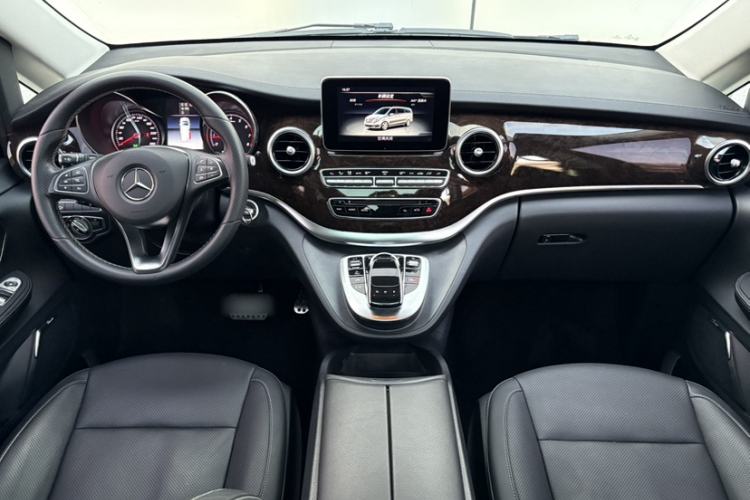 Used Mercedes-Benz V-Class 2017 V 260 Prestige Edition Interior 4