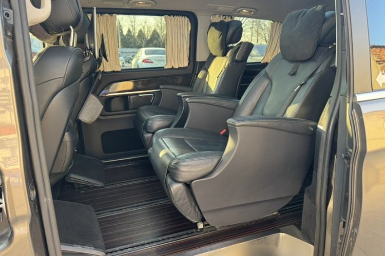 Used Mercedes-Benz V-Class 2017 V 260 Prestige Edition Interior 7