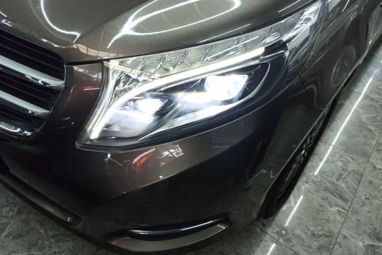 Used Mercedes-Benz V-Class 2017 V 260 L Prestige Extended Edition Left Front Headlight