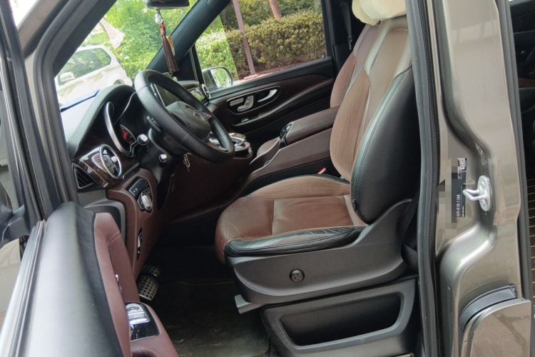Used Mercedes-Benz V-Class 2017 V 260 L Prestige Extended Edition Left Front Seat