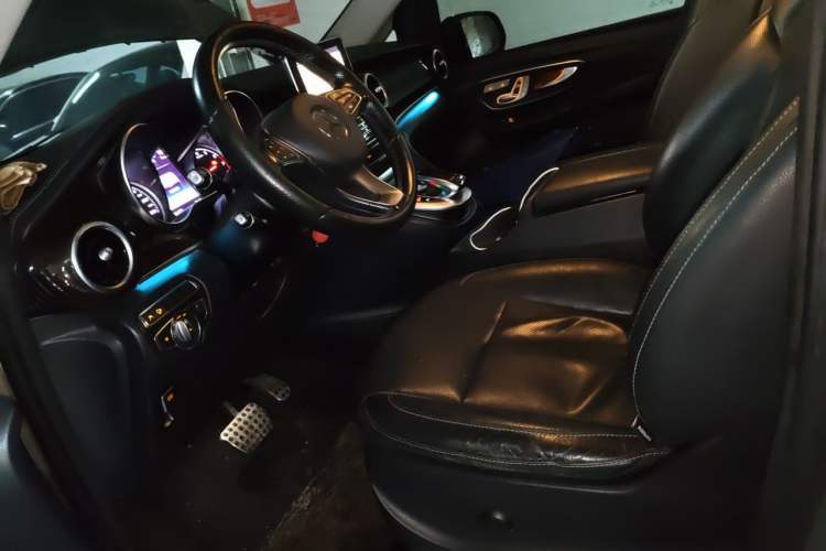 Used Mercedes-Benz V-Class 2017 V 260 L Prestige Extended Edition Left Front Seat