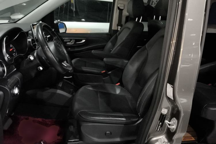 Used Mercedes-Benz V-Class 2017 V 260 Avantgarde Edition Left Front Seat