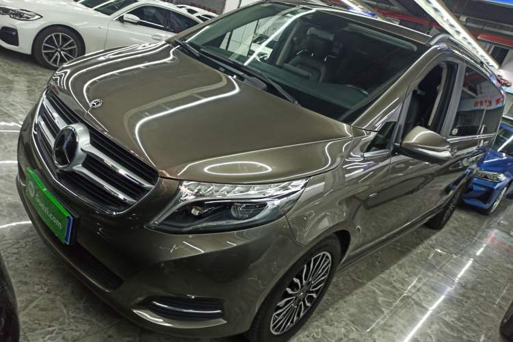 Used Mercedes-Benz V-Class 2017 V 260 L Prestige Extended Edition Left Side
