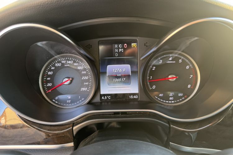 Used Mercedes-Benz V-Class 2017 V 260 Prestige Edition Odometer Close Up
