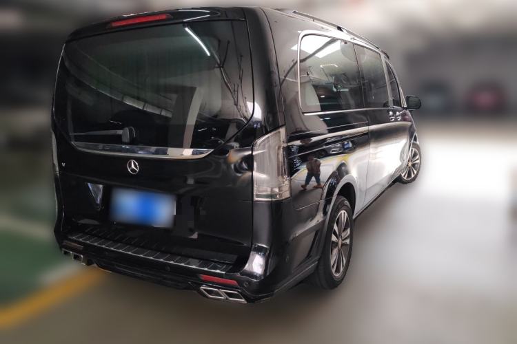 Used Mercedes-Benz V-Class 2017 V 260 Avantgarde Edition Rear Right 45 Deg