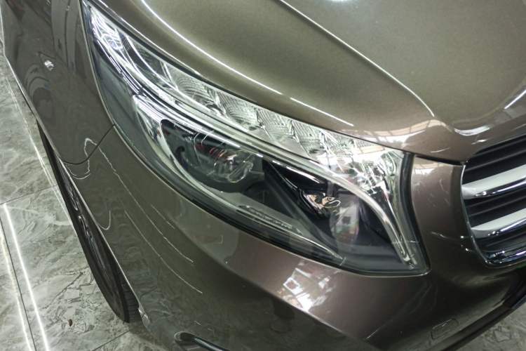 Used Mercedes-Benz V-Class 2017 V 260 L Prestige Extended Edition Right Front Headlight