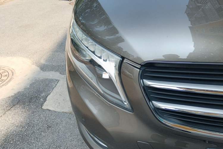 Used Mercedes-Benz V-Class 2017 V 260 L Prestige Extended Edition Right Front Headlight