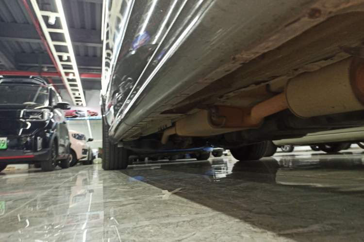 Used Mercedes-Benz V-Class 2017 V 260 L Prestige Extended Edition Right Side Sill