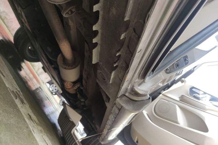 Used Mercedes-Benz V-Class 2017 V 260 L Prestige Extended Edition Right Side Sill