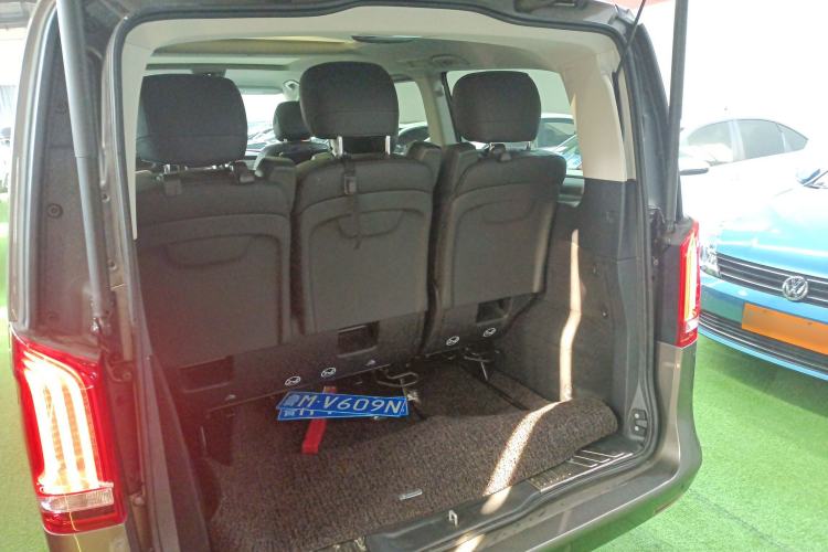 Used Mercedes-Benz V-Class 2017 V 260 Avantgarde Edition Trunk