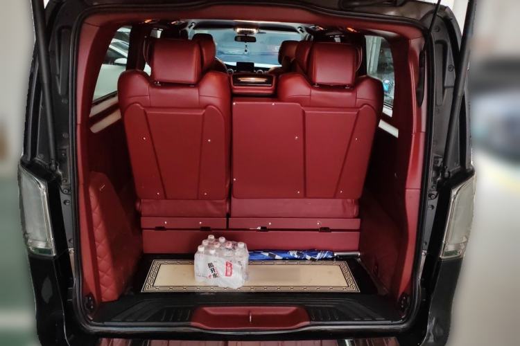 Used Mercedes-Benz V-Class 2017 V 260 Avantgarde Edition Trunk