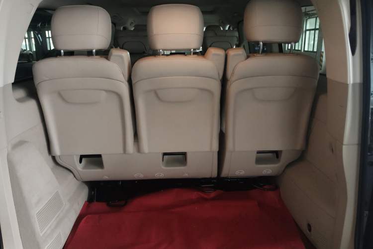 Used Mercedes-Benz V-Class 2017 V 260 L Prestige Extended Edition Trunk