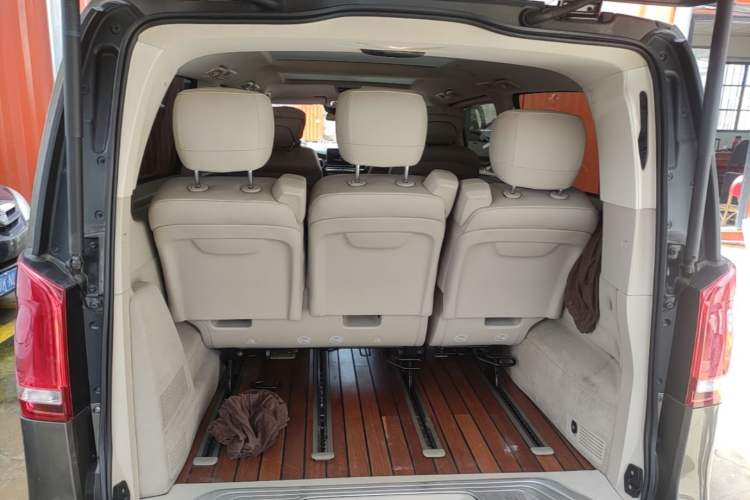 Used Mercedes-Benz V-Class 2017 V 260 L Prestige Extended Edition Trunk