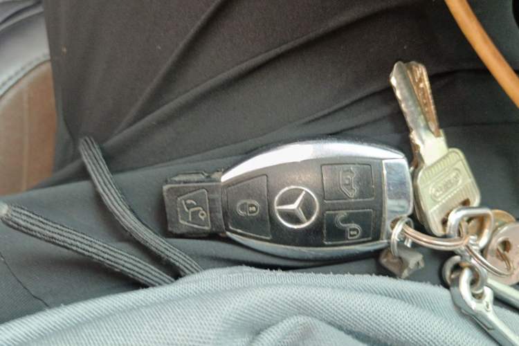 Used Mercedes-Benz V-Class 2017 V 260 L Prestige Extended Edition Vehicle Key