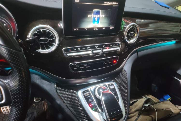 Used Mercedes-Benz V-Class 2017 V 260 L Prestige Extended Edition Audio And AC Panel