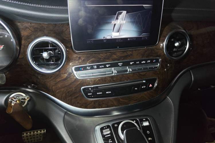 Used Mercedes-Benz V-Class 2017 V 260 L Prestige Extended Edition Audio And AC Panel