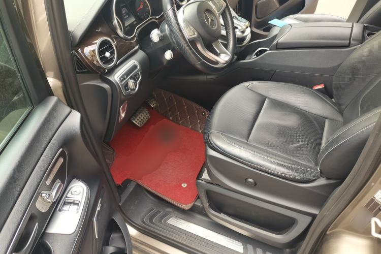 Used Mercedes-Benz V-Class 2017 V 260 L Prestige Extended Edition Driver Seat