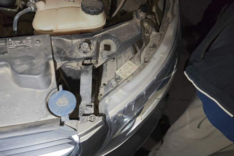 Used Mercedes-Benz V-Class 2017 V 260 L Prestige Extended Edition Engine Bay Left