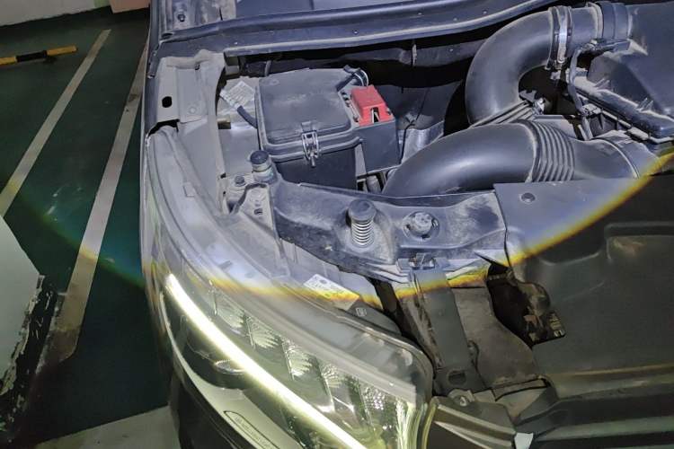 Used Mercedes-Benz V-Class 2017 V 260 Prestige Edition Engine Bay Right