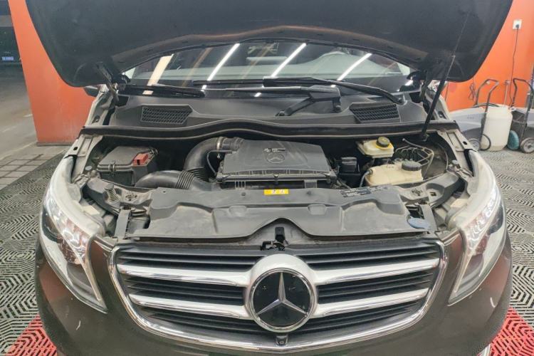 Used Mercedes-Benz V-Class 2017 V 260 Prestige Edition Engine Bay