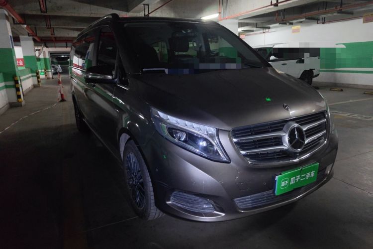Used Mercedes-Benz V-Class 2017 V 260 L Prestige Extended Edition Front Right 45 Deg