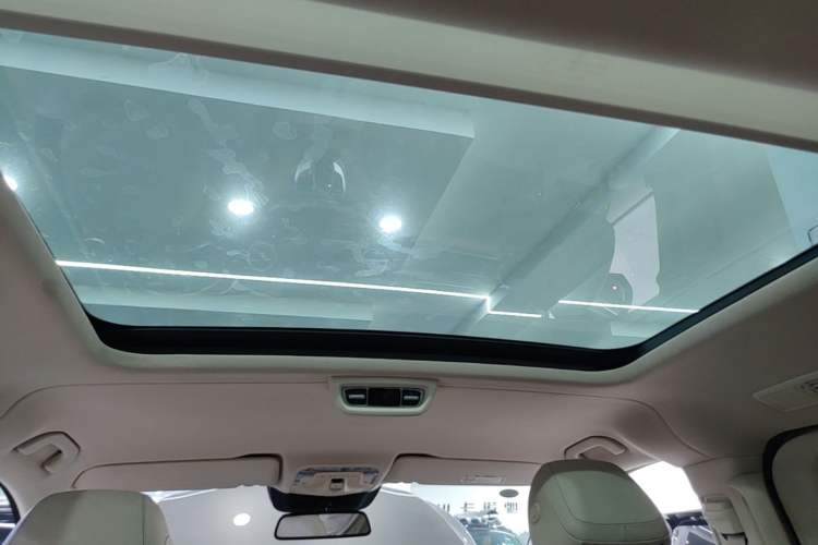 Used Mercedes-Benz V-Class 2017 V 260 L Prestige Extended Edition Headliner