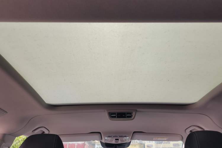 Used Mercedes-Benz V-Class 2017 V 260 L Prestige Extended Edition Headliner