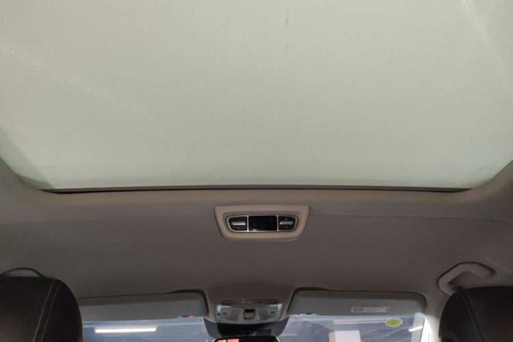 Used Mercedes-Benz V-Class 2017 V 260 Prestige Edition Headliner