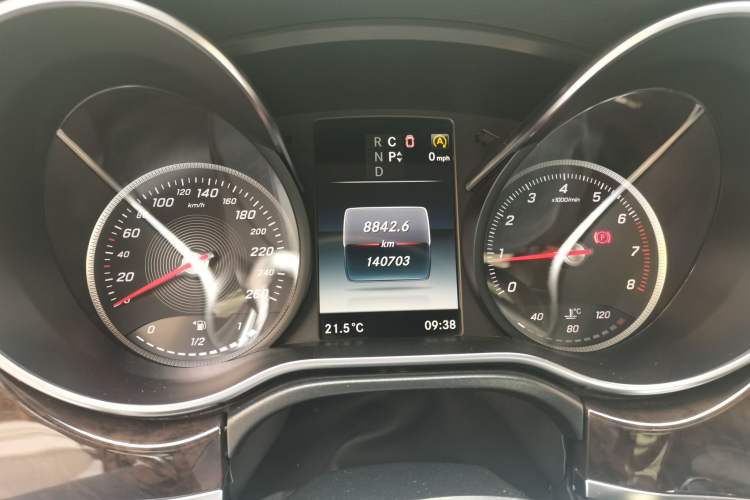 Used Mercedes-Benz V-Class 2017 V 260 L Prestige Extended Edition Instrument Cluster