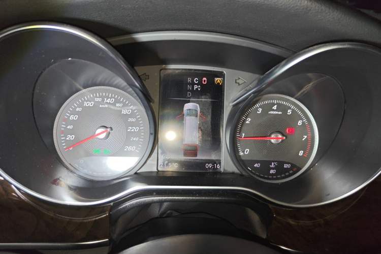Used Mercedes-Benz V-Class 2017 V 260 L Prestige Extended Edition Instrument Cluster