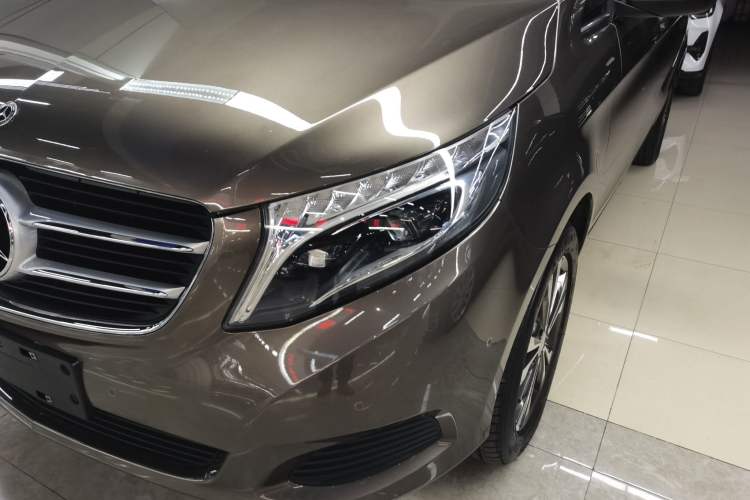 Used Mercedes-Benz V-Class 2017 V 260 Avantgarde Edition Left Front Headlight