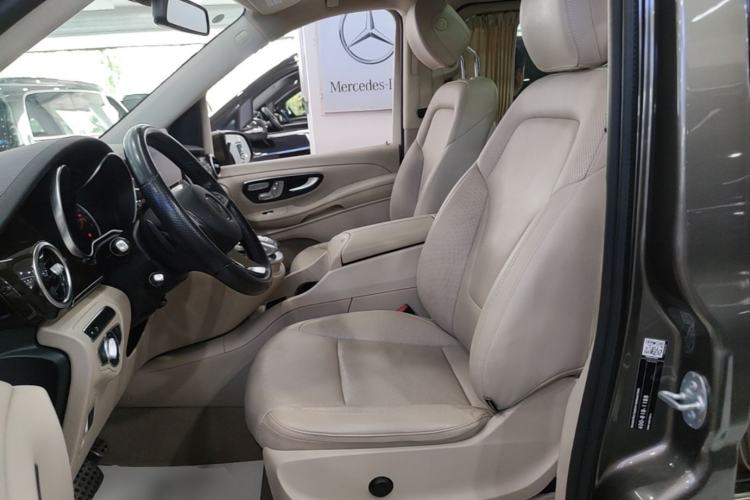 Used Mercedes-Benz V-Class 2017 V 260 L Prestige Extended Edition Left Front Seat