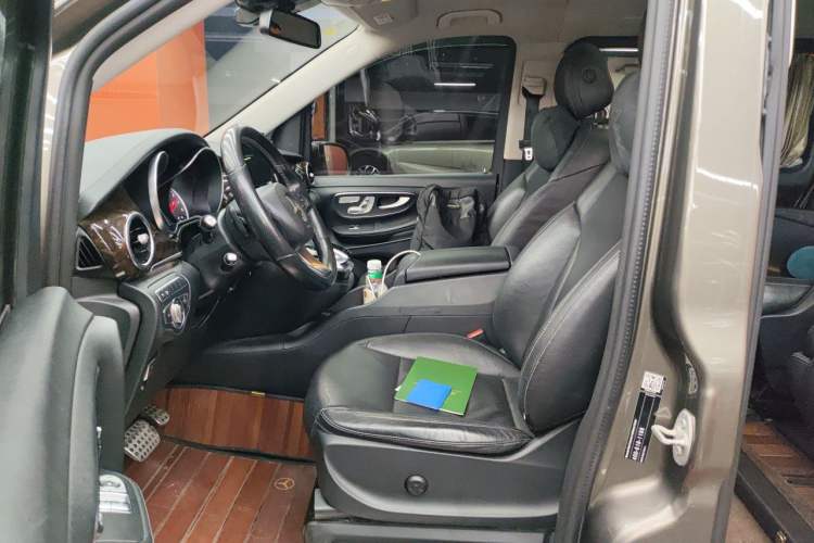 Used Mercedes-Benz V-Class 2017 V 260 Prestige Edition Left Front Seat