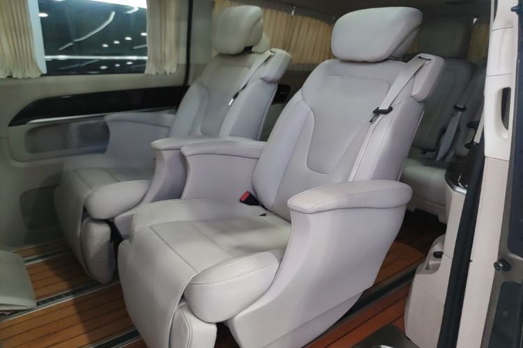 Used Mercedes-Benz V-Class 2017 V 260 L Prestige Extended Edition Left Rear Seat