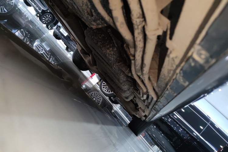 Used Mercedes-Benz V-Class 2017 V 260 L Prestige Extended Edition Left Side Sill