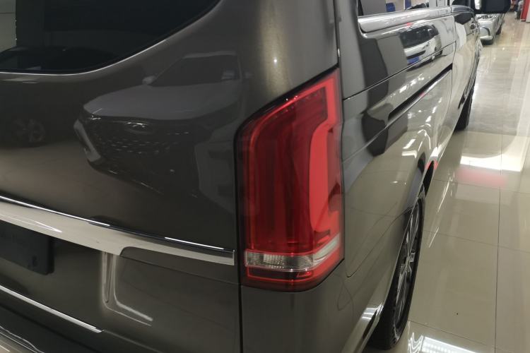 Used Mercedes-Benz V-Class 2017 V 260 Avantgarde Edition Right Rear Taillight